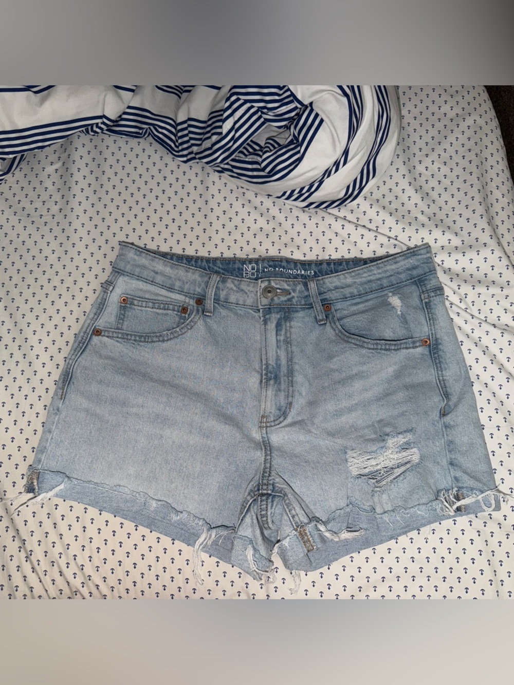 No Boundaries Light Blue Distressed Denim Shorts